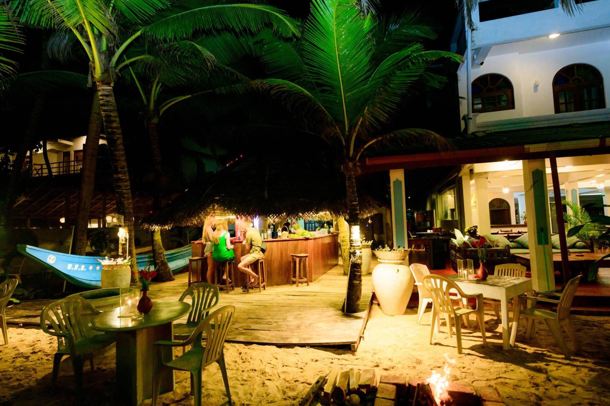Royal Beach Hotel & Restaurant Hikkaduwa Exterior foto